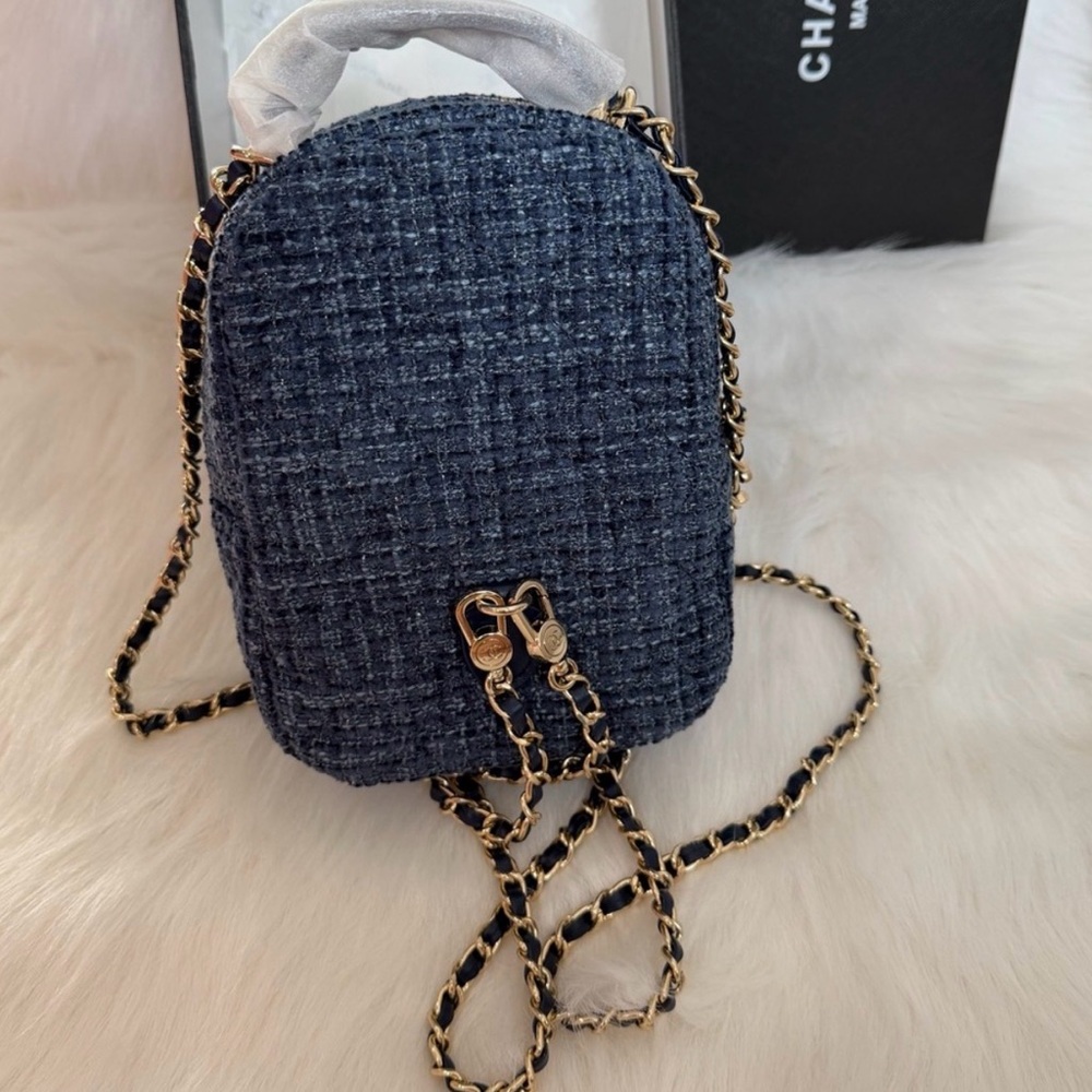 Chanel Beauty Makeup Bag Blue Tweed (5” x 7”) - Picture 2 of 3
